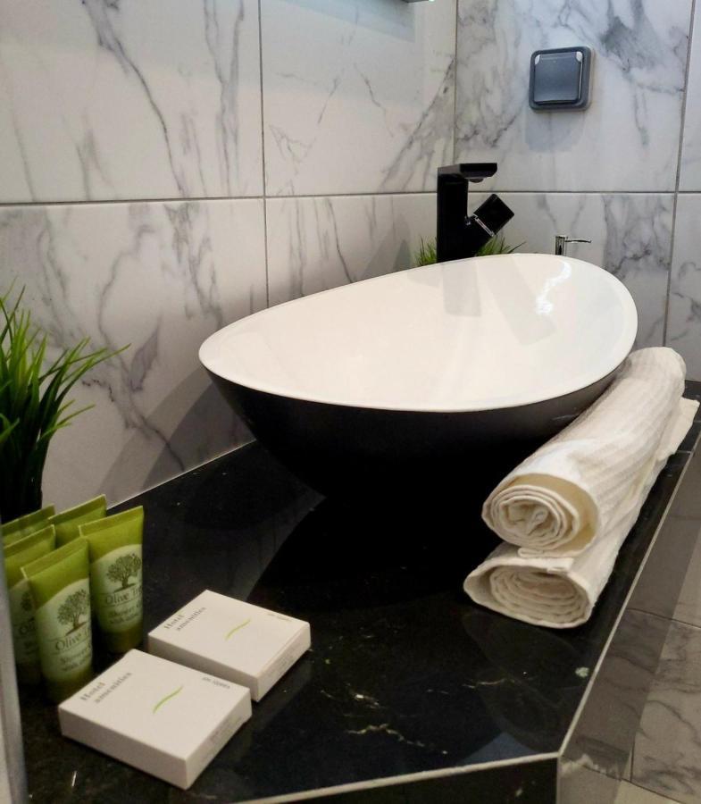 Romantic Deluxe Svite Wise Jacuzzi And Sauna Atina Dış mekan fotoğraf