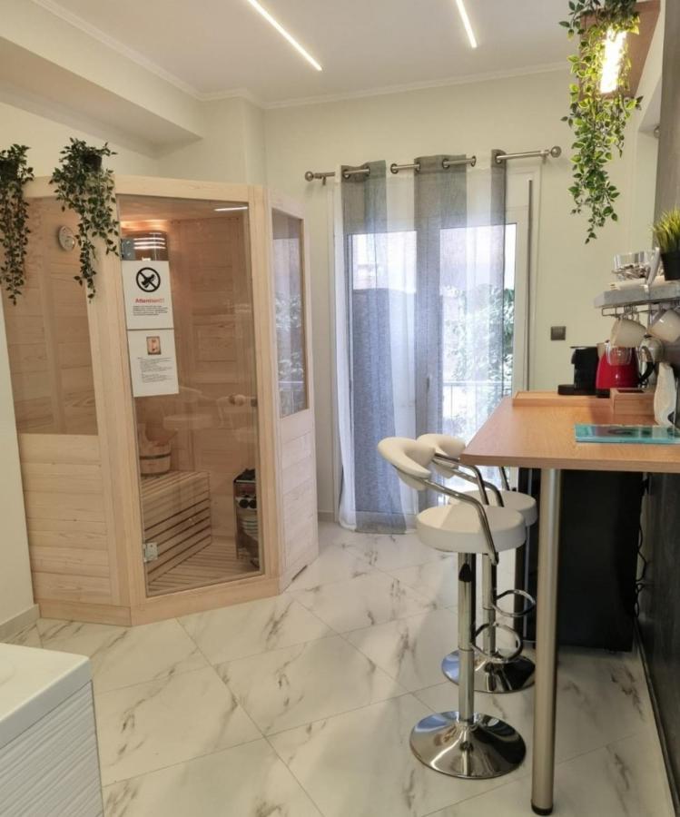 Romantic Deluxe Svite Wise Jacuzzi And Sauna Atina Dış mekan fotoğraf