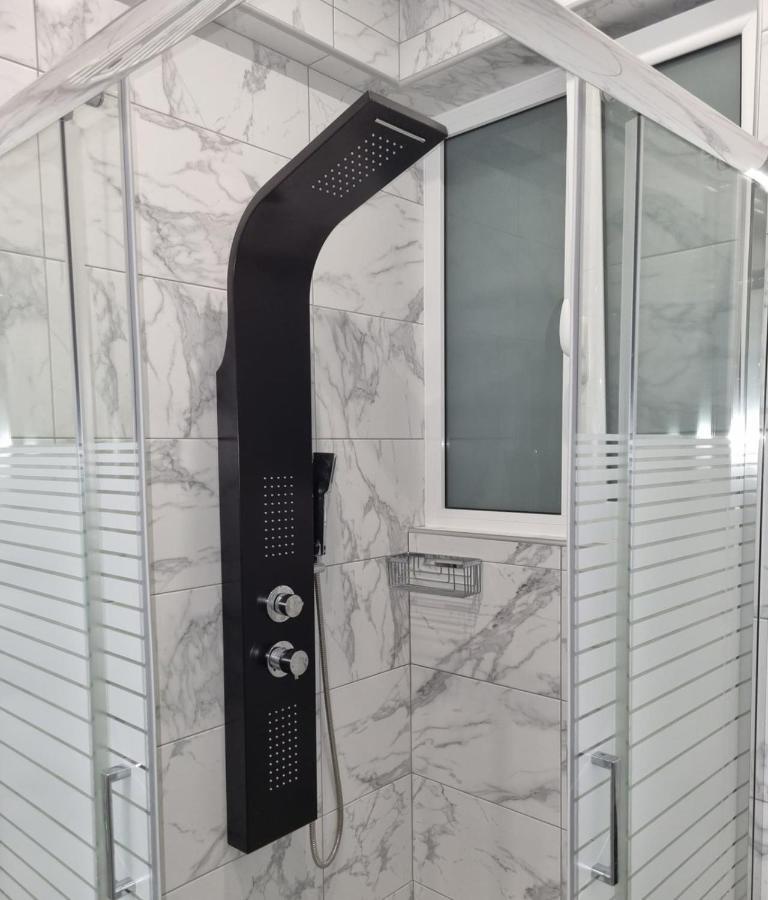 Romantic Deluxe Svite Wise Jacuzzi And Sauna Atina Dış mekan fotoğraf